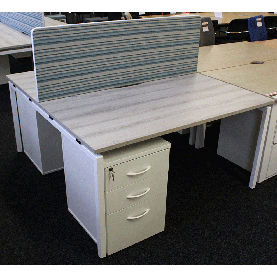 Used 1400 x 1600 Bench Desk, Screen & Ped Bundle